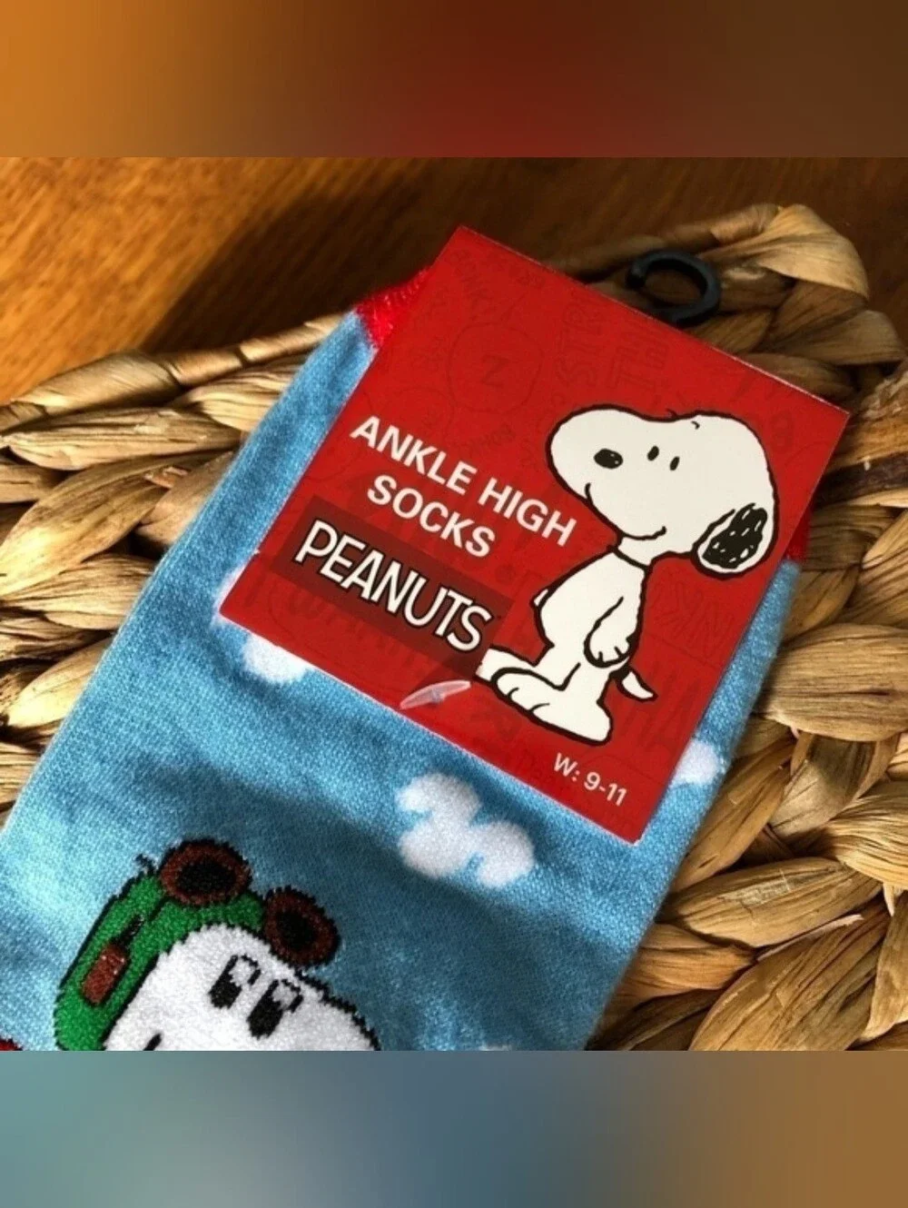 Peanuts Ankle High Socks: Snoopy High Flying in size Women's 9-11 NWT's